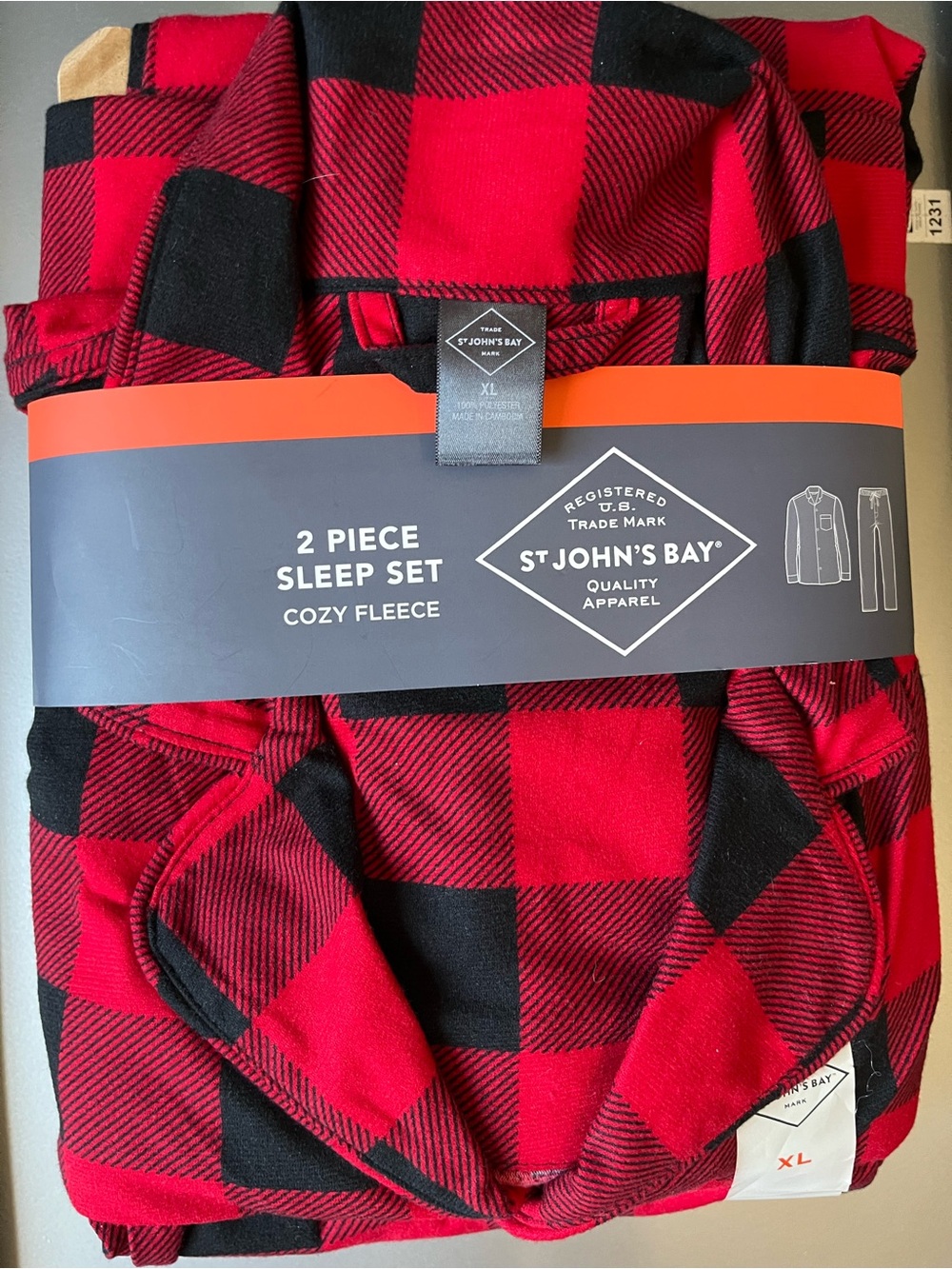 St. John's Bay Cozy Fleece 2 Piece Men's Sleep Set